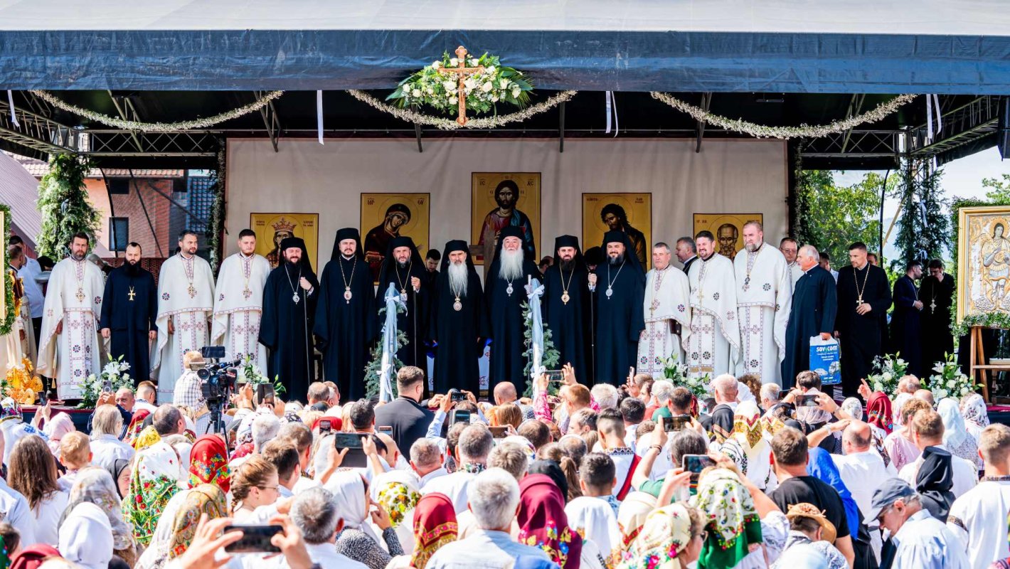 Veșmântul harului pentru biserica din localitatea bucovineană Marginea 265467