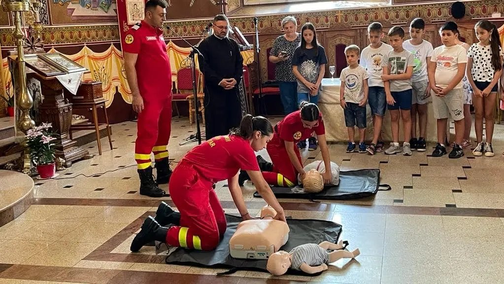 Cursuri de prim ajutor la o parohie din Urlați 265737