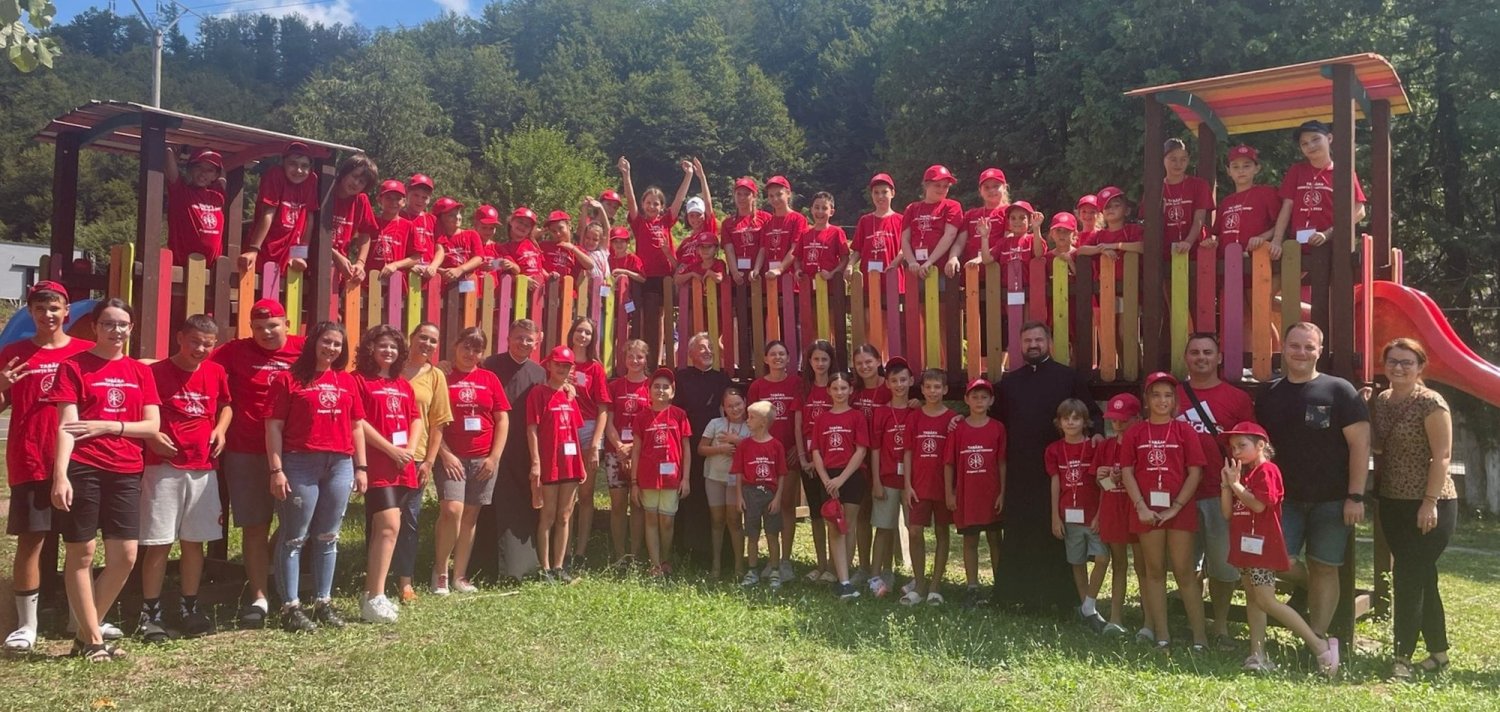 Peste 130 de copii în taberele organizate de Eparhia Aradului 265843