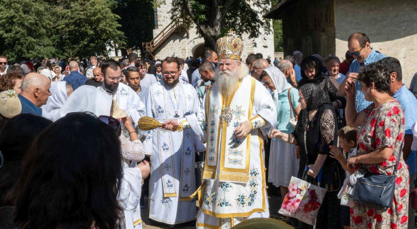 Hirotonie la Catedrala Arhiepiscopală din Suceava 265898