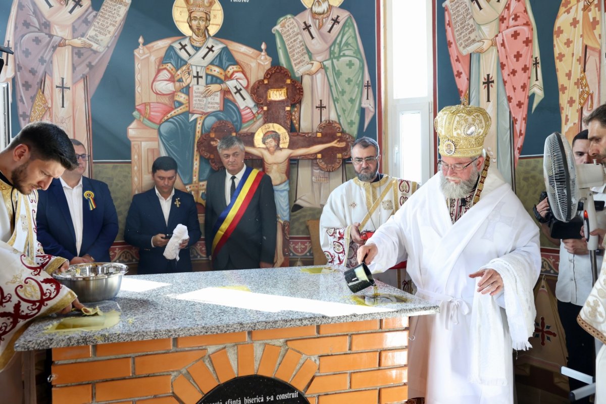 Târnosirea bisericii moţilor din Ianculeşti 265967