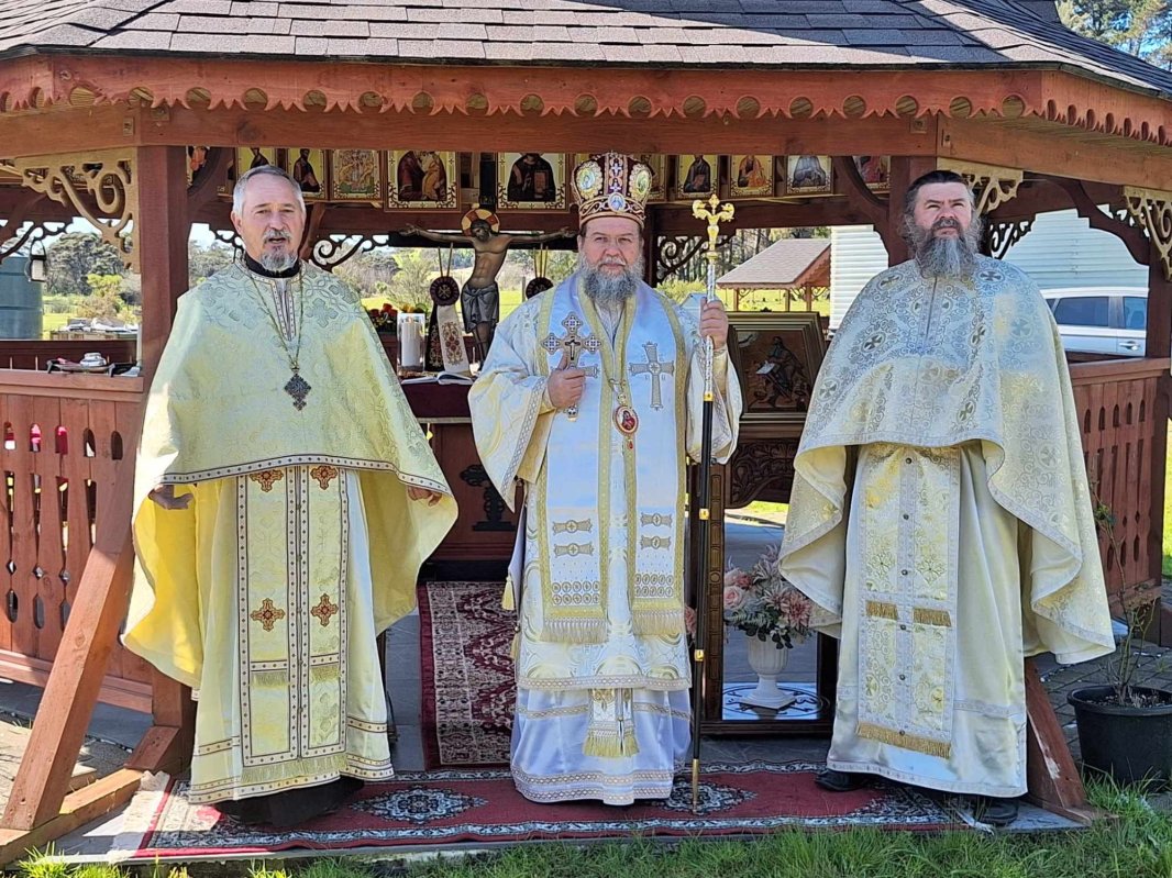 Vizită arhierească în parohia românească din Auckland, Noua Zeelandă 266073