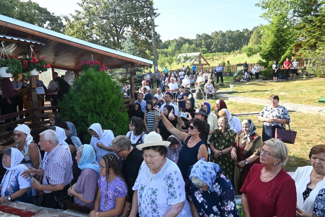 Pelerinaj de tradiție la Mănăstirea Bic 266112