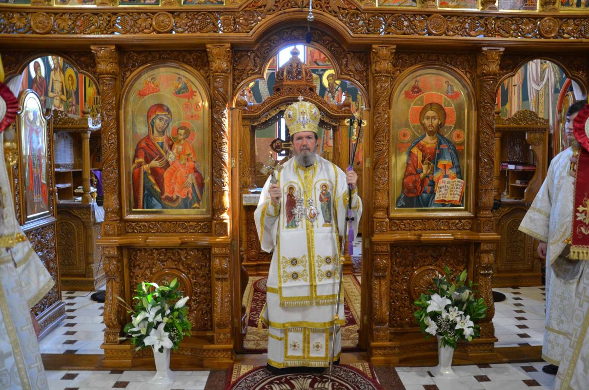 Vizită arhierească în Parohia Oradea-Tei 266114