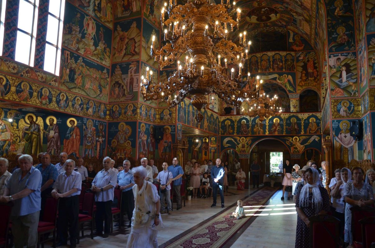 Vizită arhierească în Parohia Oradea-Tei 266115