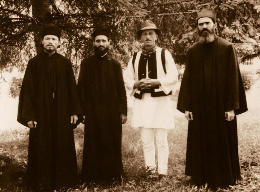 A plecat la Domnul ieroschimonahul Simeon Zaharia de la Mănăstirea Sihăstria 266435