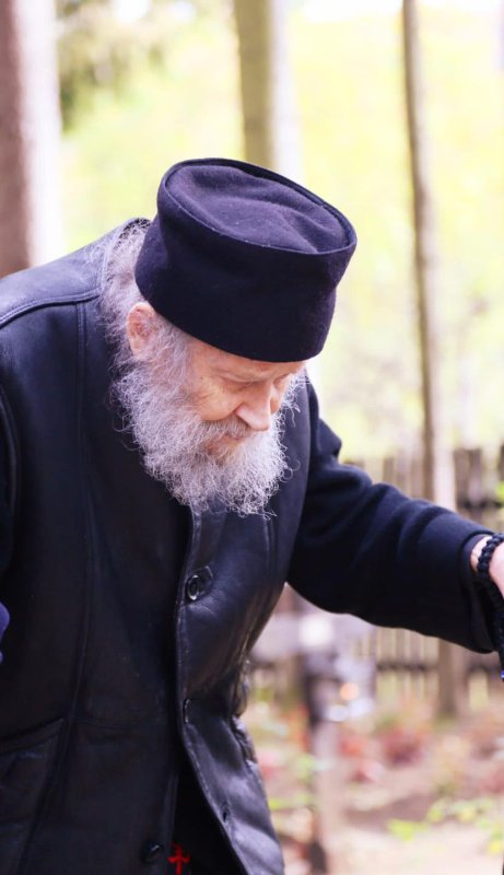 A plecat la Domnul ieroschimonahul Simeon Zaharia de la Mănăstirea Sihăstria 266436