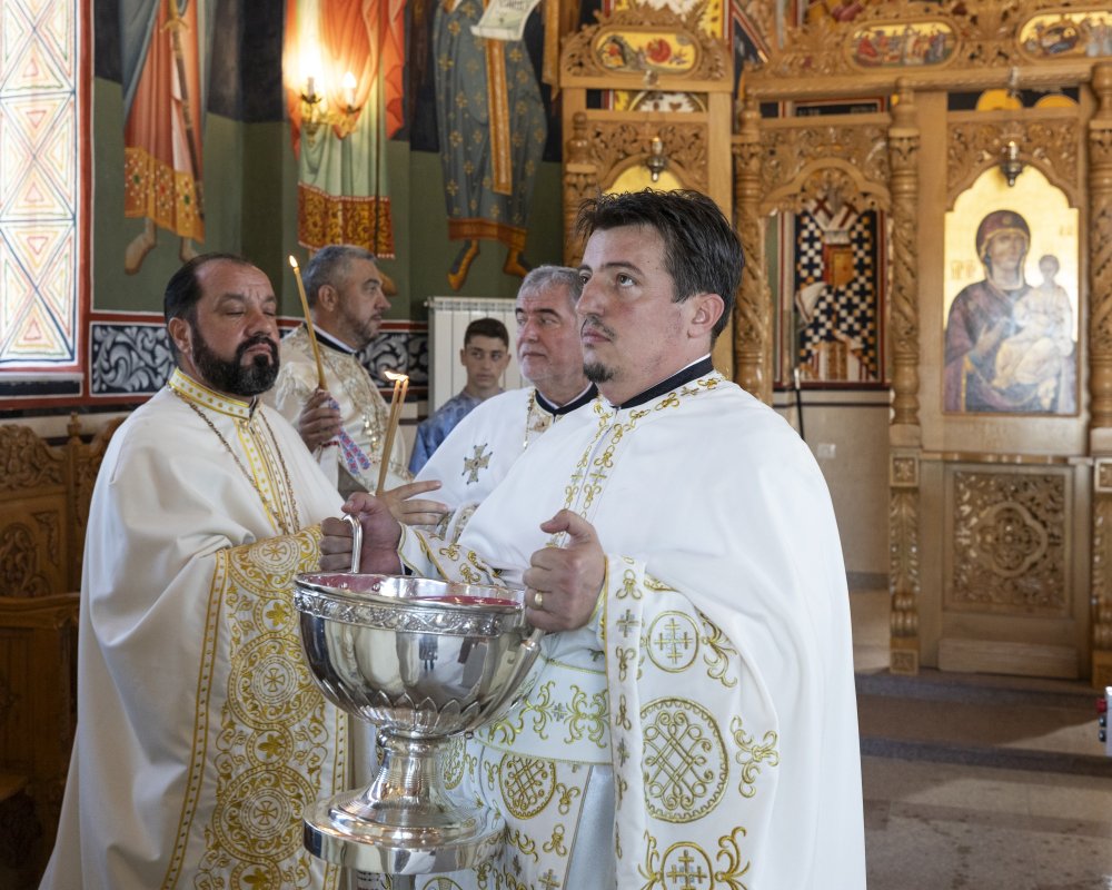 A fost sfințită capela Parohiei „Sfântul Ilie”-Ghencea 266809