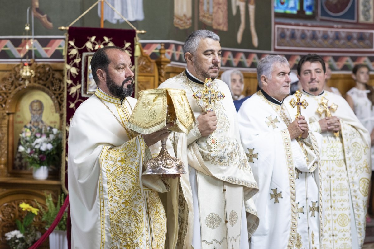 A fost sfințită capela Parohiei „Sfântul Ilie”-Ghencea 266842