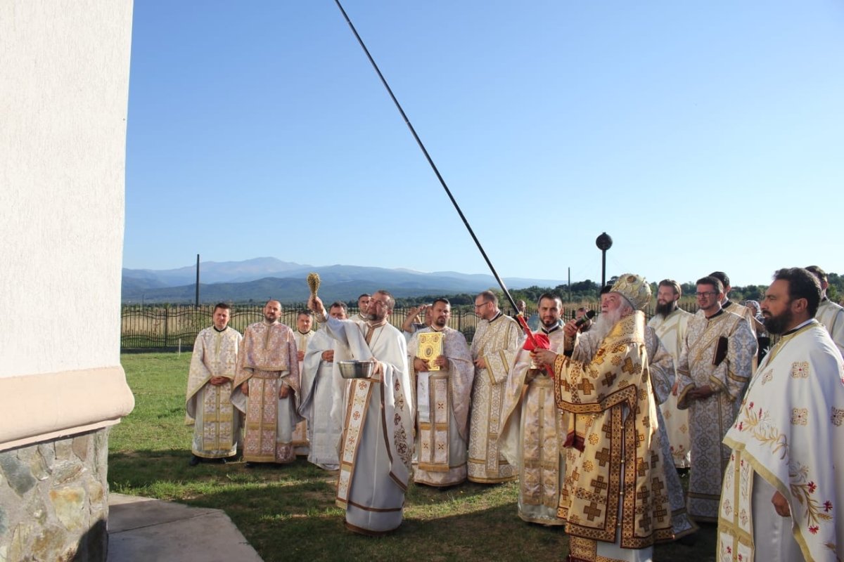 Slujiri arhierești în Arhiepiscopia Craiovei 267049