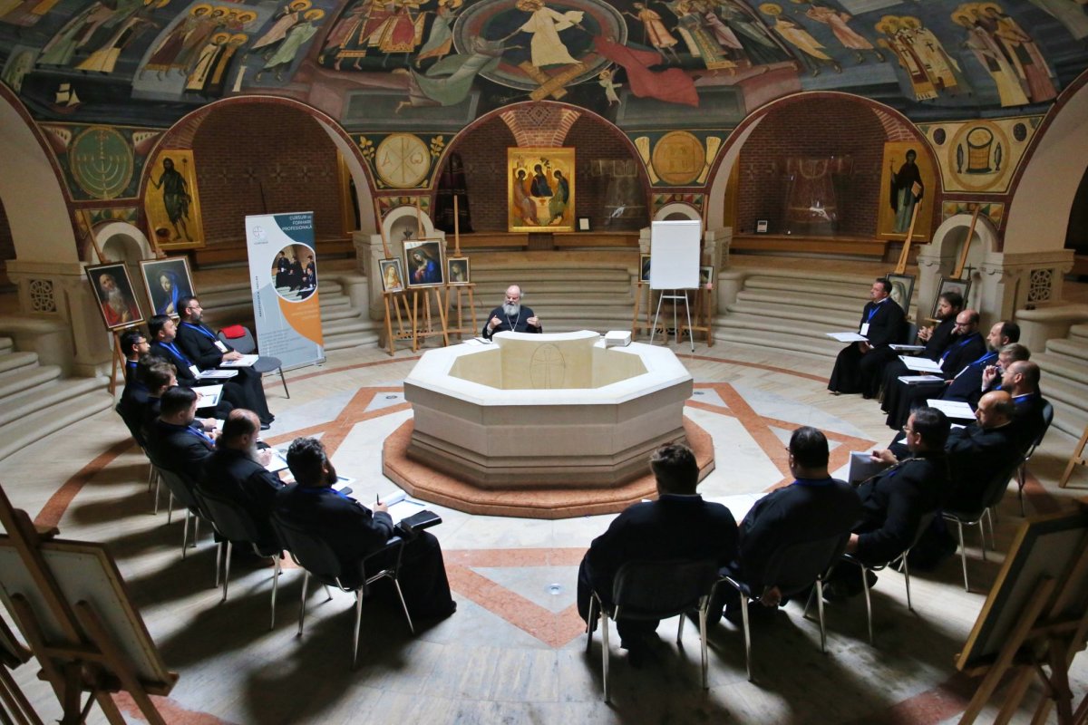 Cursuri pentru obținerea gradelor profesionale în preoție la Iași 267084