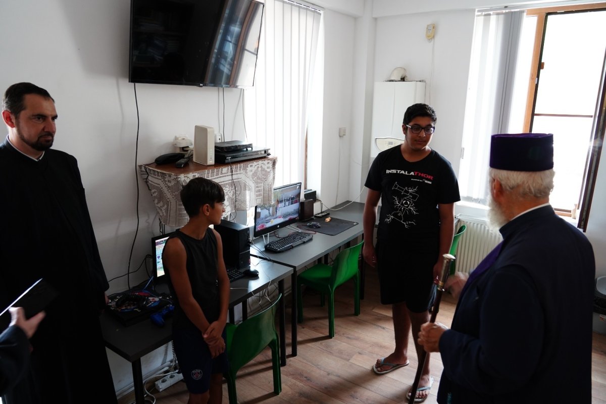 Vizite pastorale la biserici și așezăminte din județul Dâmbovița 267112