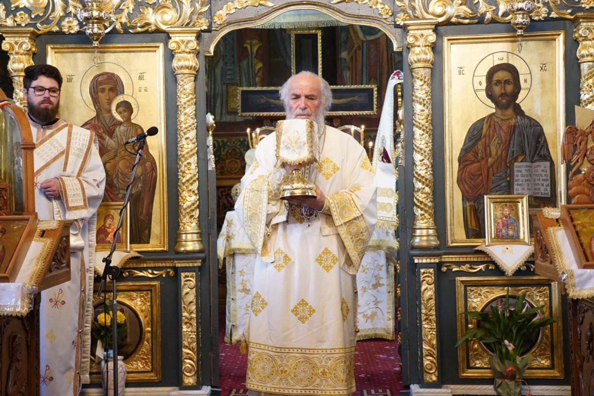 Zi de sărbătoare la biserica gălățeană a Sfântului Dionisie Exiguul 267122