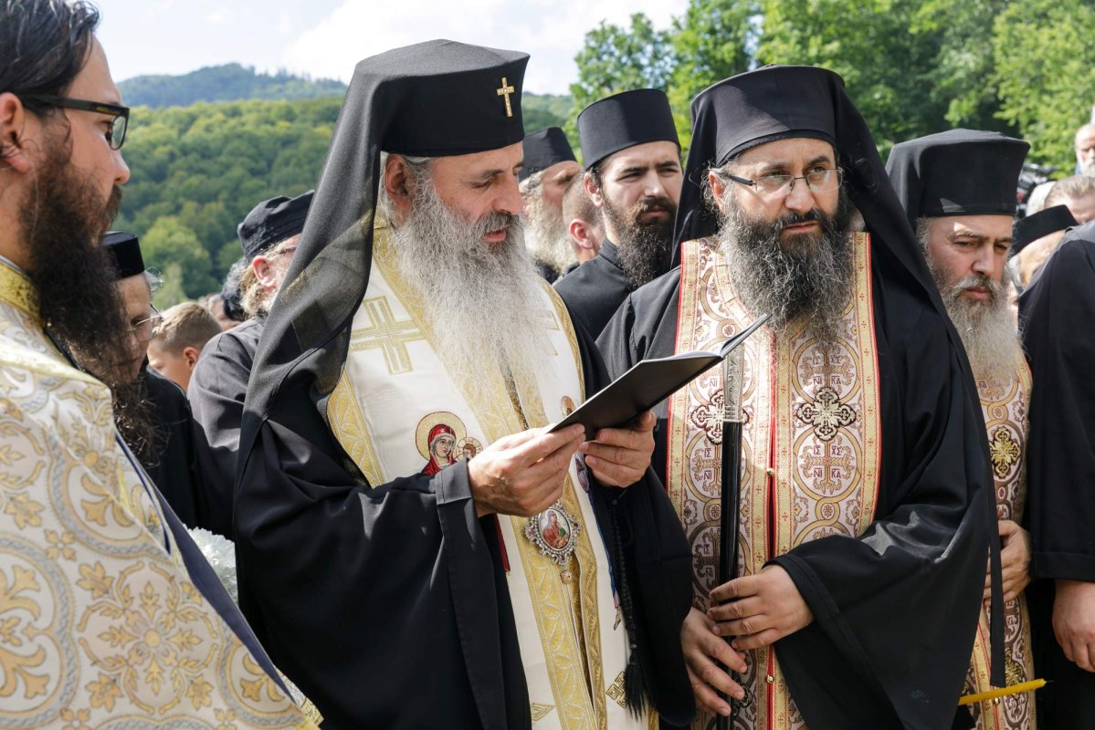 Ieroschimonahul Simeon Zaharia a fost înmormântat 267208