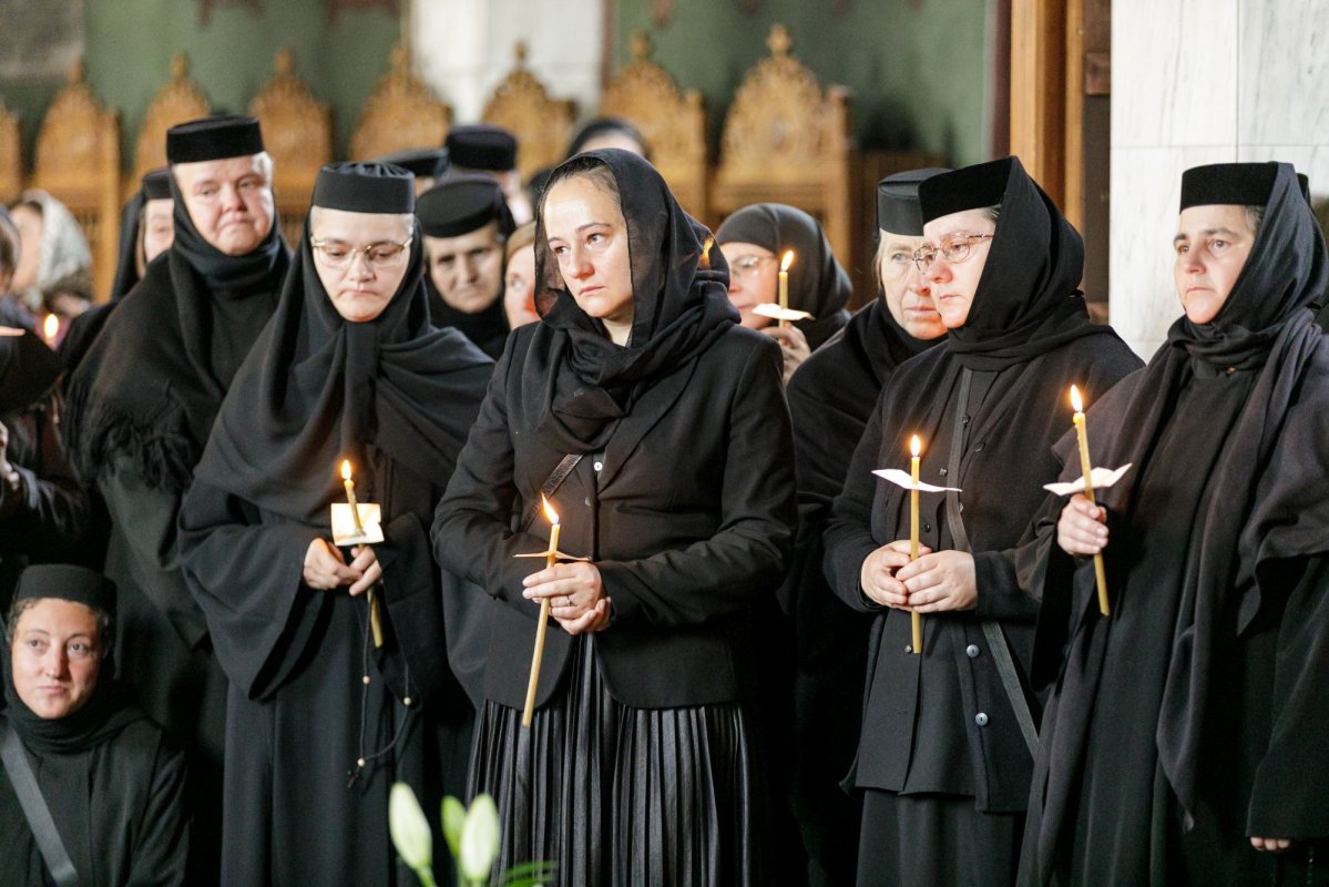 Ieroschimonahul Simeon Zaharia a fost înmormântat 267210