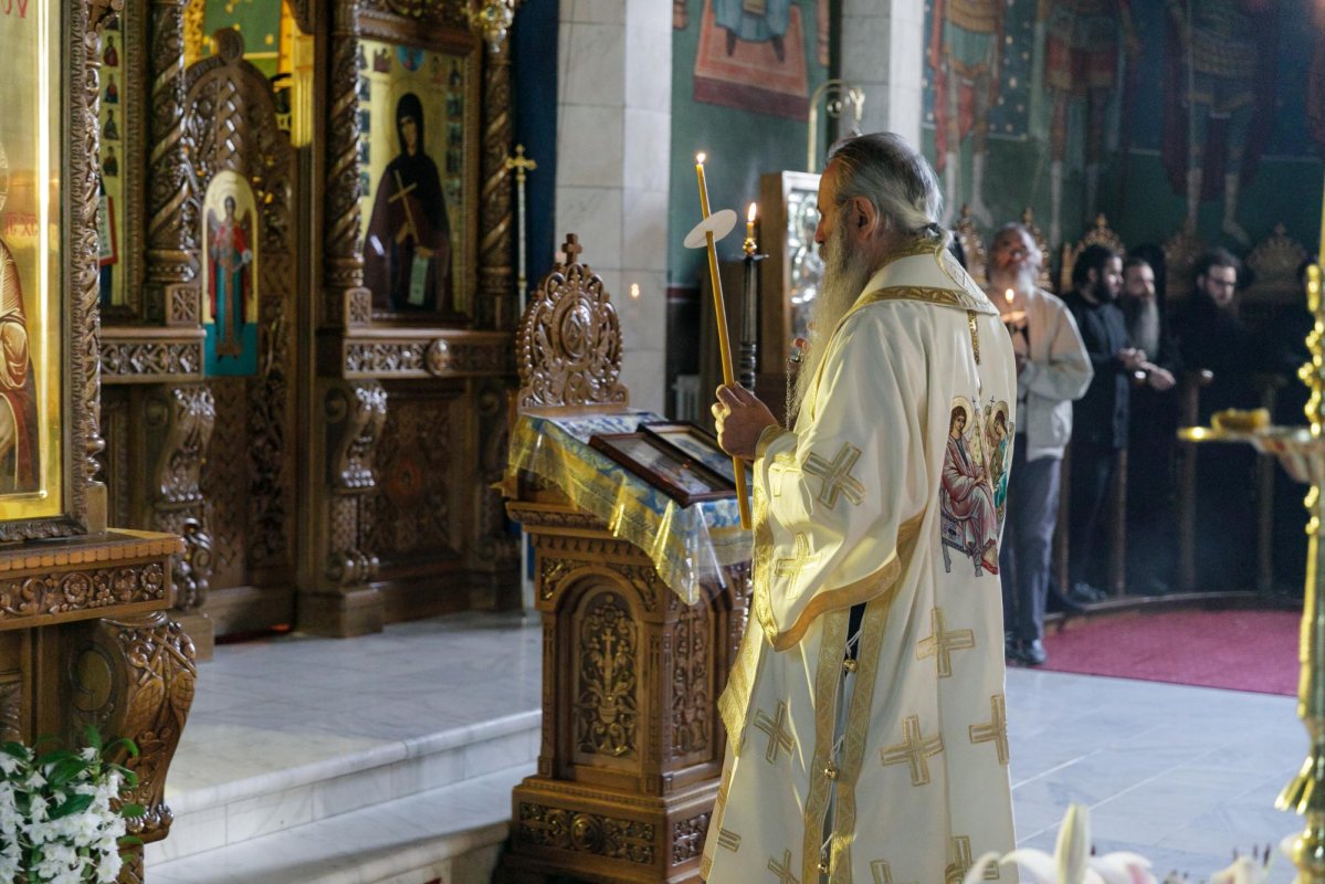 Ieroschimonahul Simeon Zaharia a fost înmormântat 267212