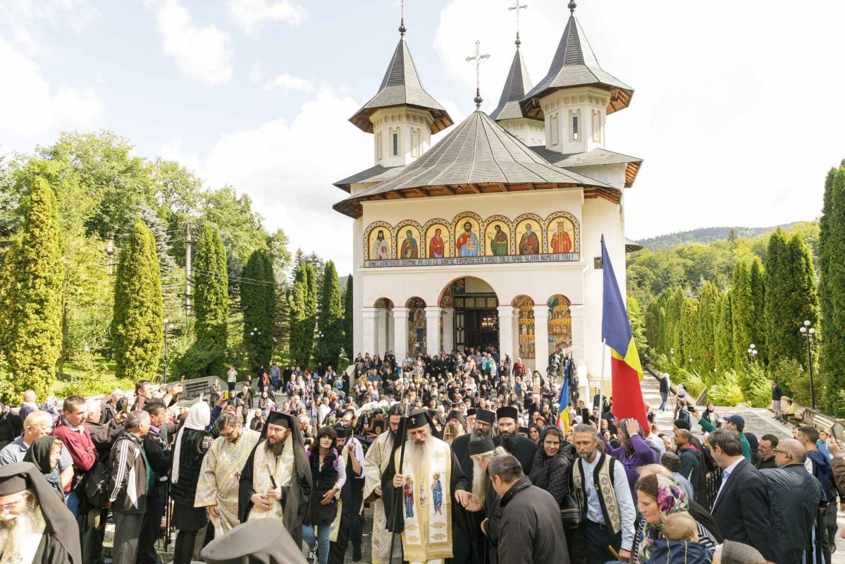Ieroschimonahul Simeon Zaharia a fost înmormântat 267220
