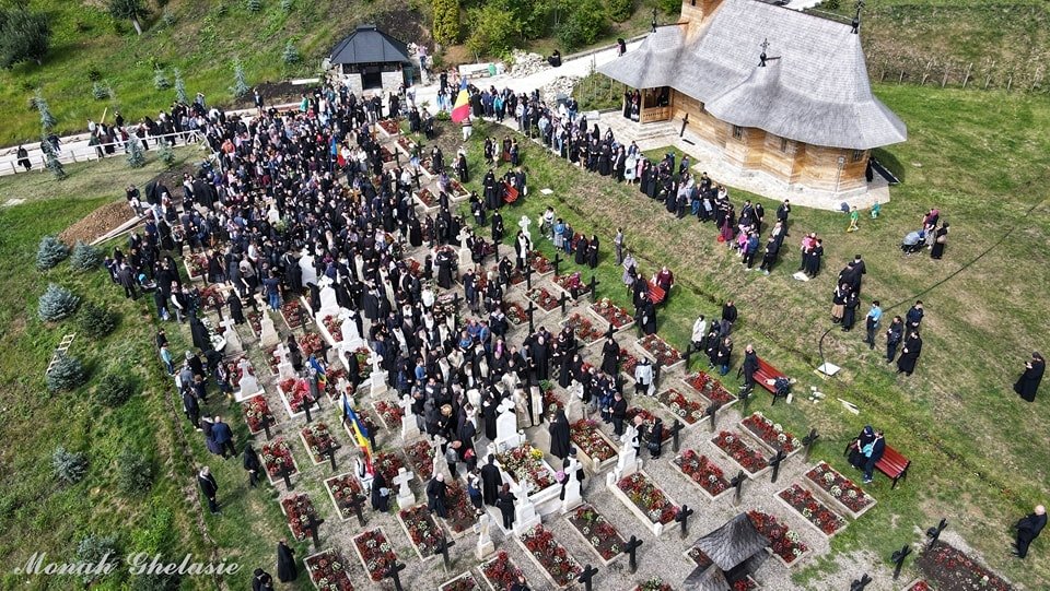 Ieroschimonahul Simeon Zaharia a fost înmormântat 267221