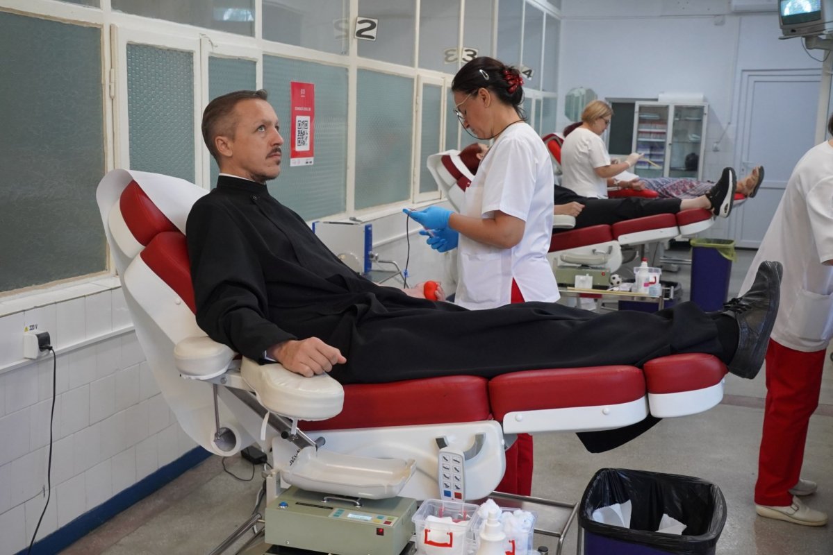 Preoţii şi credincioşii din Arhiepiscopia Dunării de Jos, solidari cu semenii aflaţi în suferinţă 267228