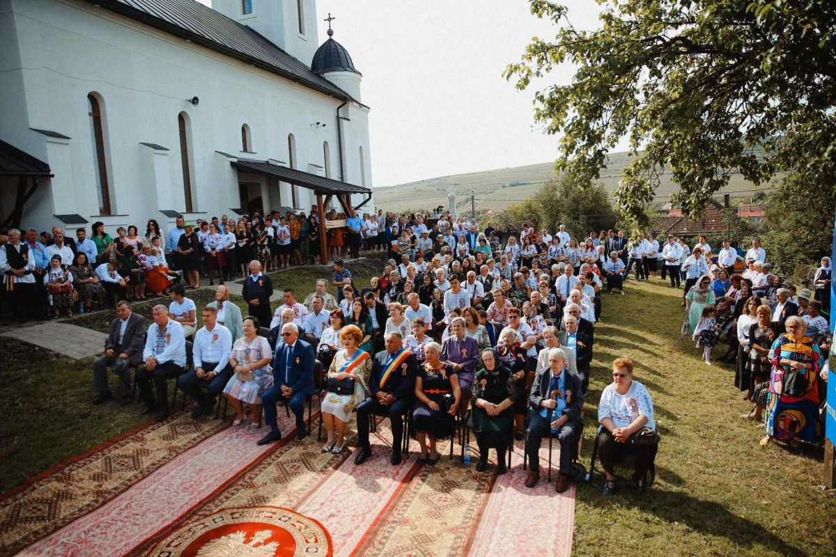 Resfințirea Bisericii „Adormirea Maicii Domnului” din Răscruci 267203