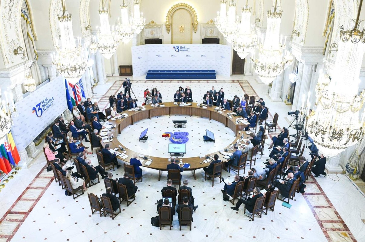 Șefi de stat din Europa Centrală și de Est  la București 267186