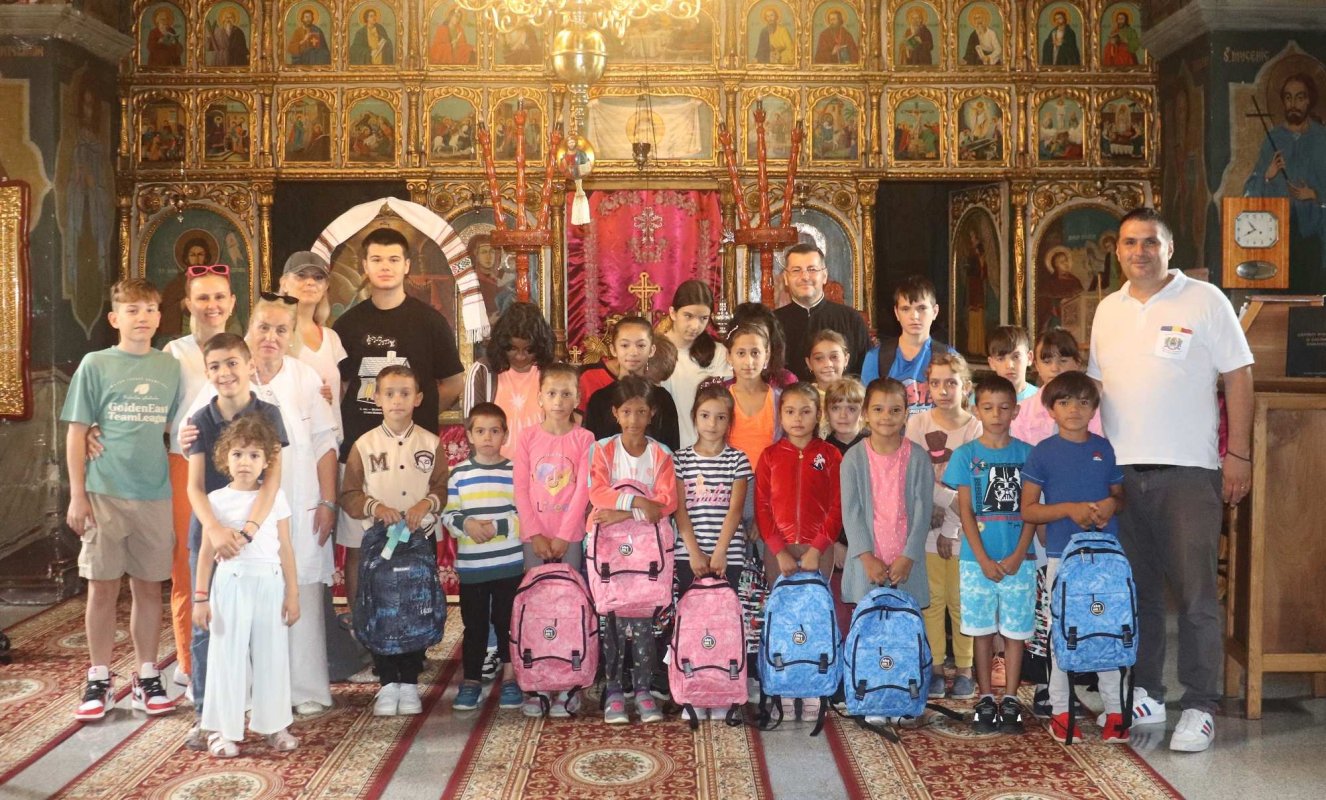 Campania „Ajutor pentru elevi” în două parohii prahovene 267357