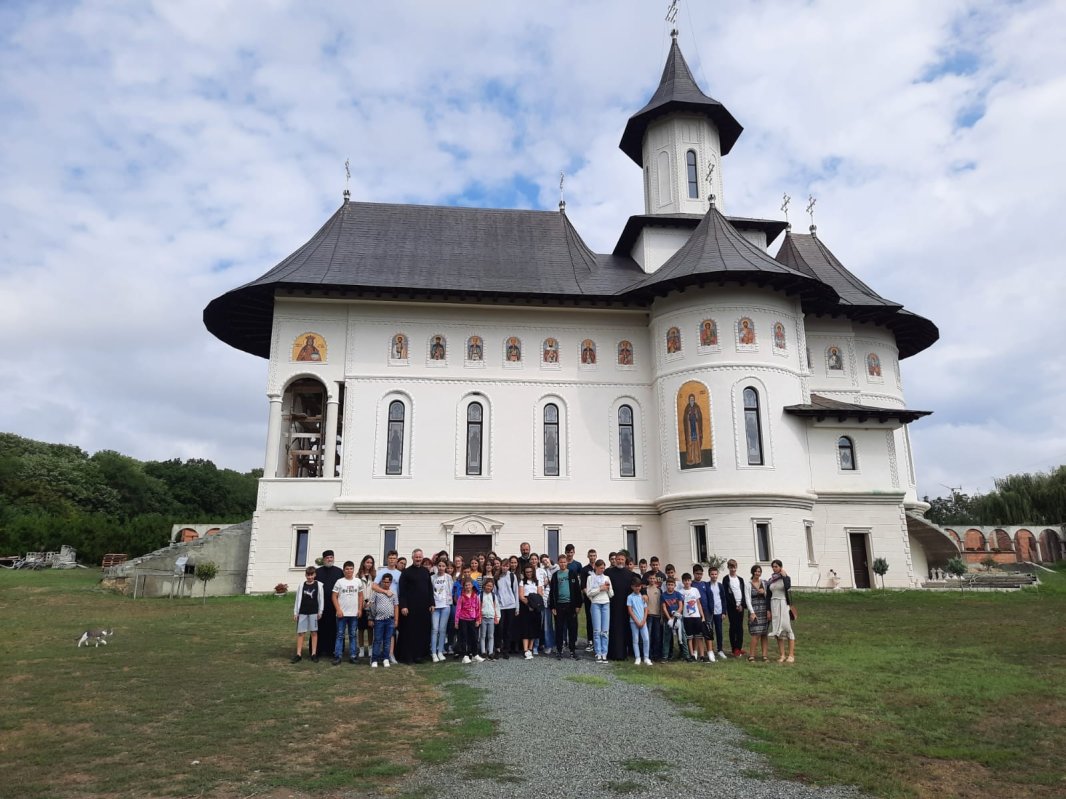 Popasuri duhovnicești pentru 50 de copii din localitatea Matca 267284