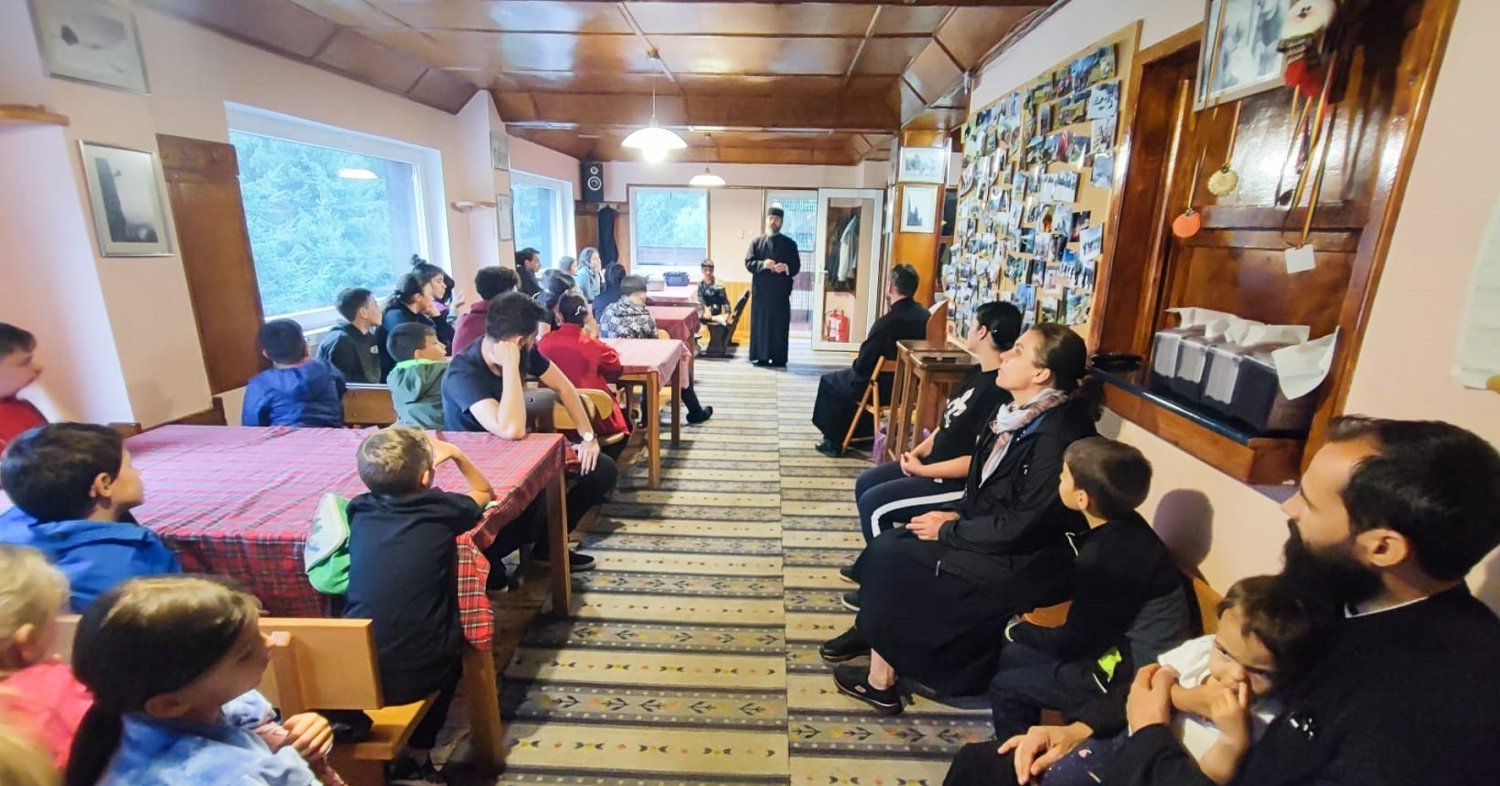 Proiectul social „Școala din natură 2023” în Eparhia Devei și Hunedoarei 267294