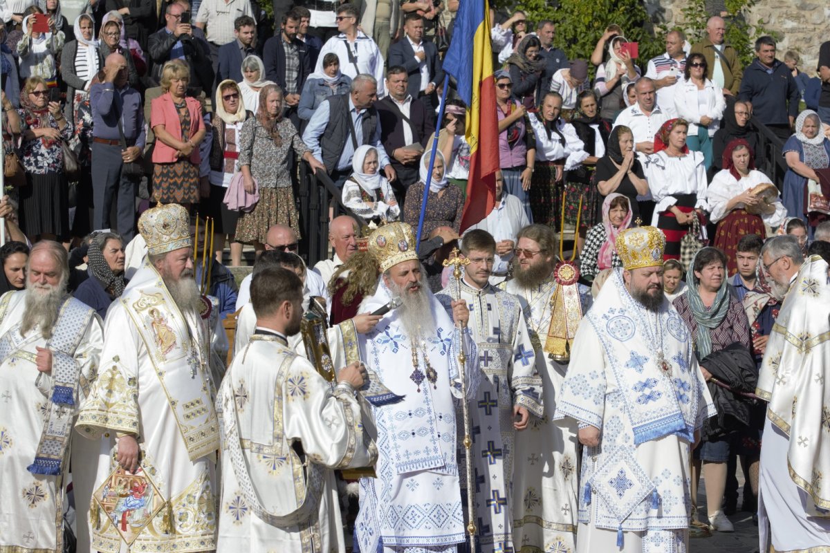 Resfințirea paraclisului Mănăstirii Sihăstria, pictat de un isihast ucrainean 267407