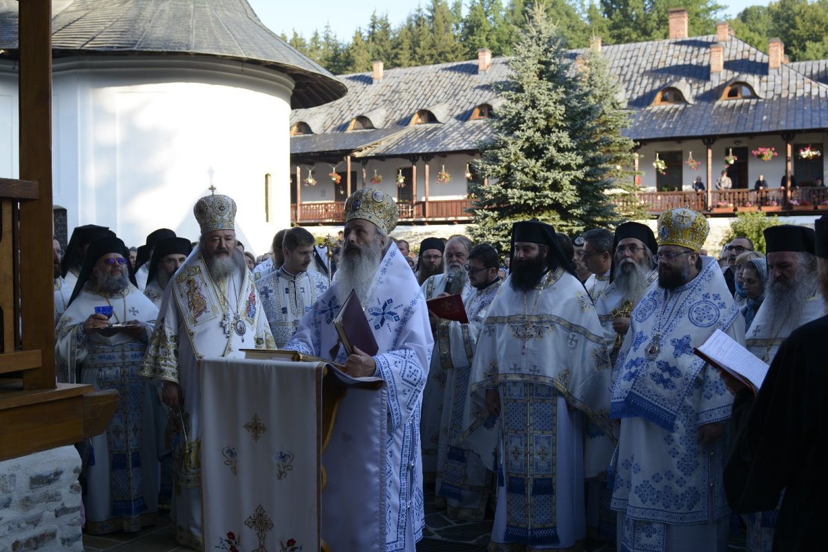 Resfințirea paraclisului Mănăstirii Sihăstria, pictat de un isihast ucrainean 267413