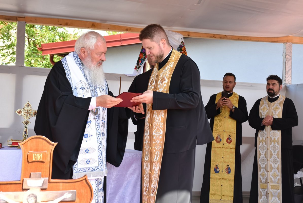 Binecuvântare la Centrul pentru vârstnici „Sfinții Zaharia și Elisabeta” din Maieru 267593