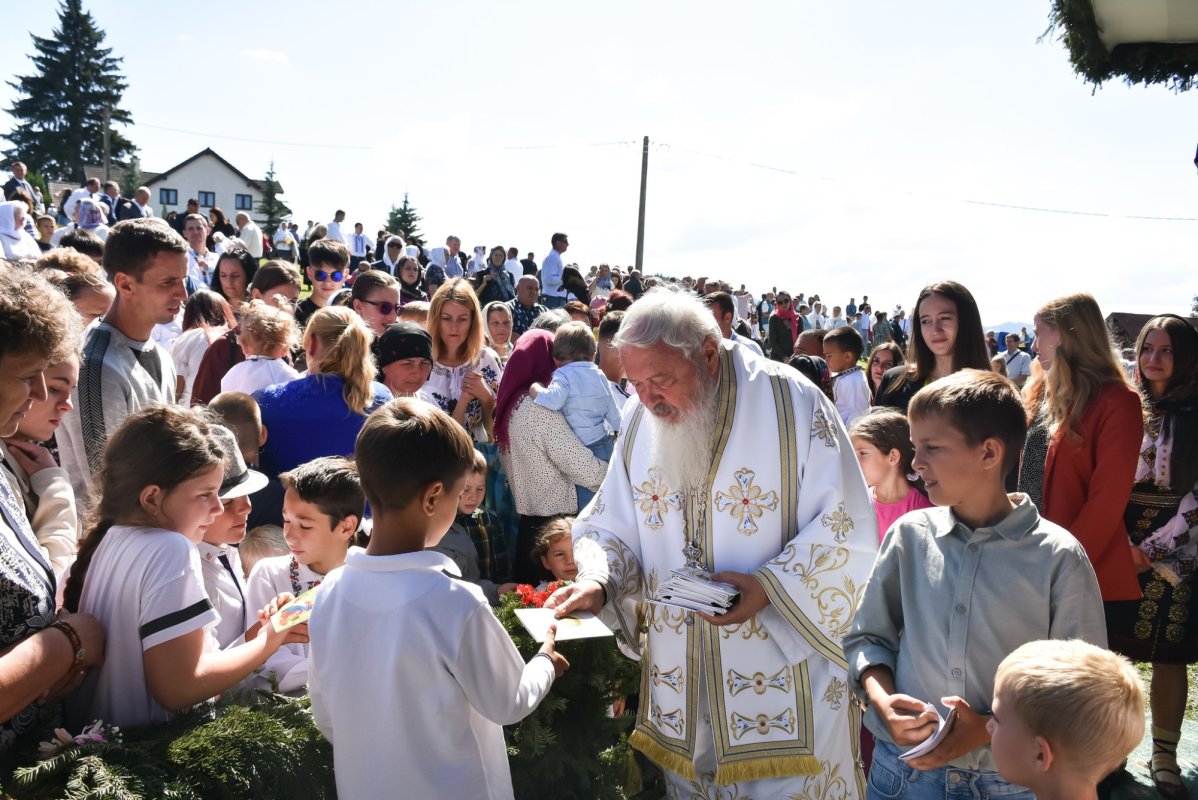 Sărbătoare la mănăstirea de la Piatra Fântânele 267571