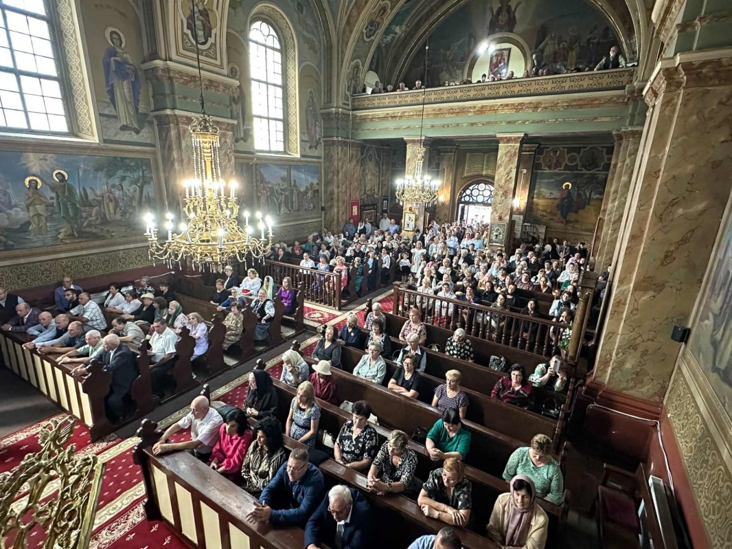 Slujire arhierească la Biserica „Sfântul Ierarh Nicolae” din Năsăud 267657