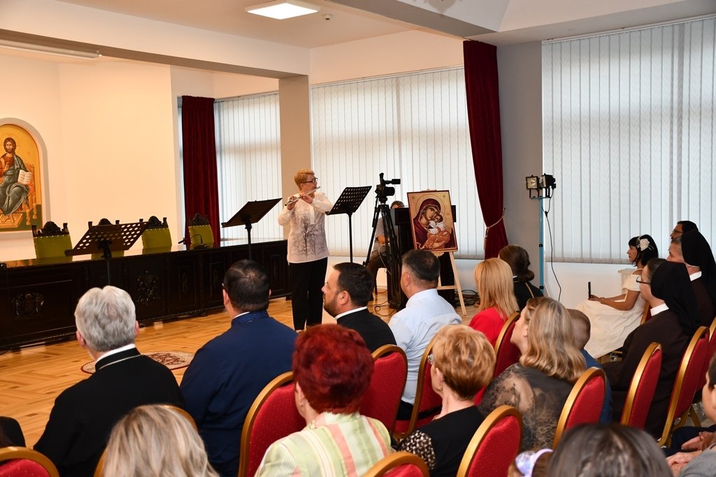 Recital de muzică clasică dedicat Maicii Domnului la Caransebeș 268036