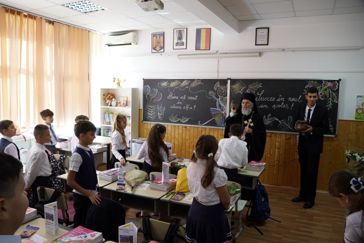 Seminariştii gălăţeni la începutul unui nou an şcolar 268046