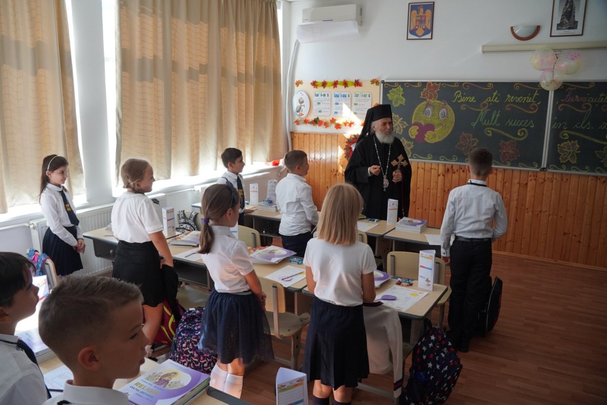 Seminariştii gălăţeni la începutul unui nou an şcolar 268047