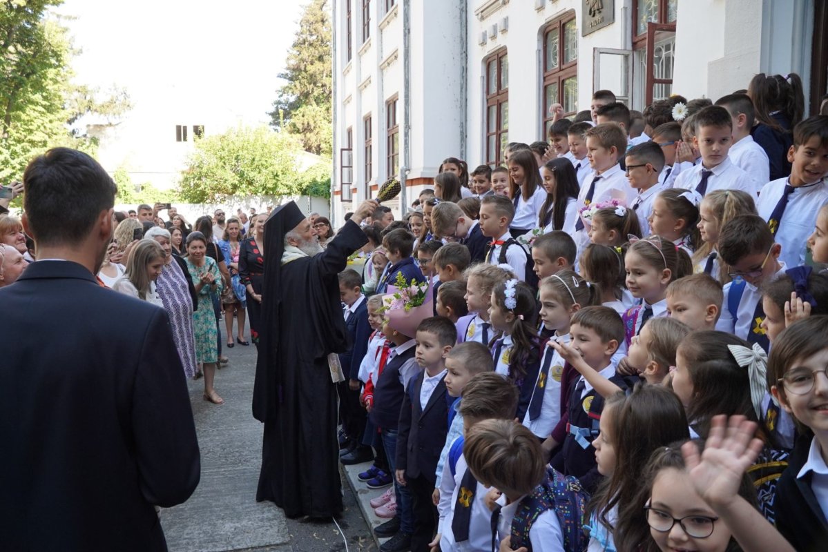 Seminariştii gălăţeni la începutul unui nou an şcolar 268049