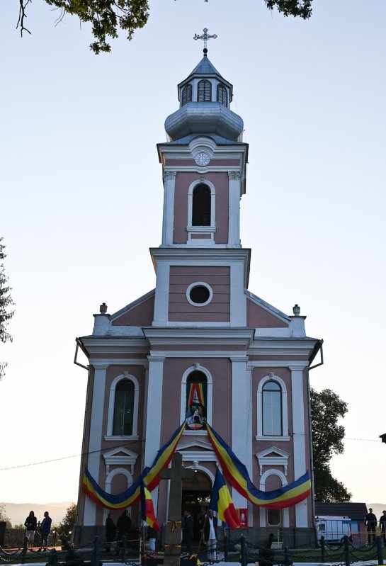 Serbările Naționale de la Țebea, judeţul Hunedoara 268019