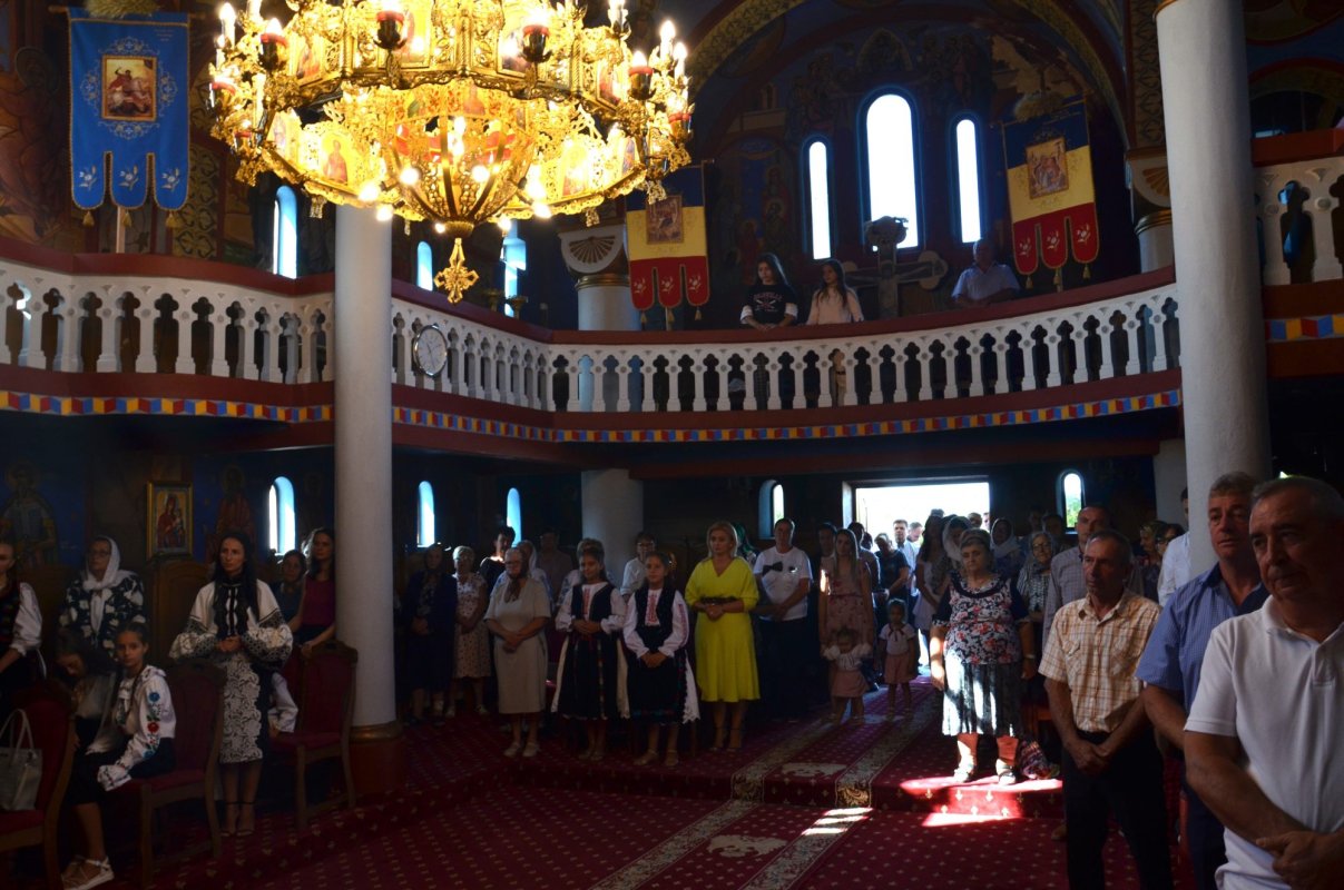 Slujire în Parohia Mierlău, Protopopiatul Oradea 268023