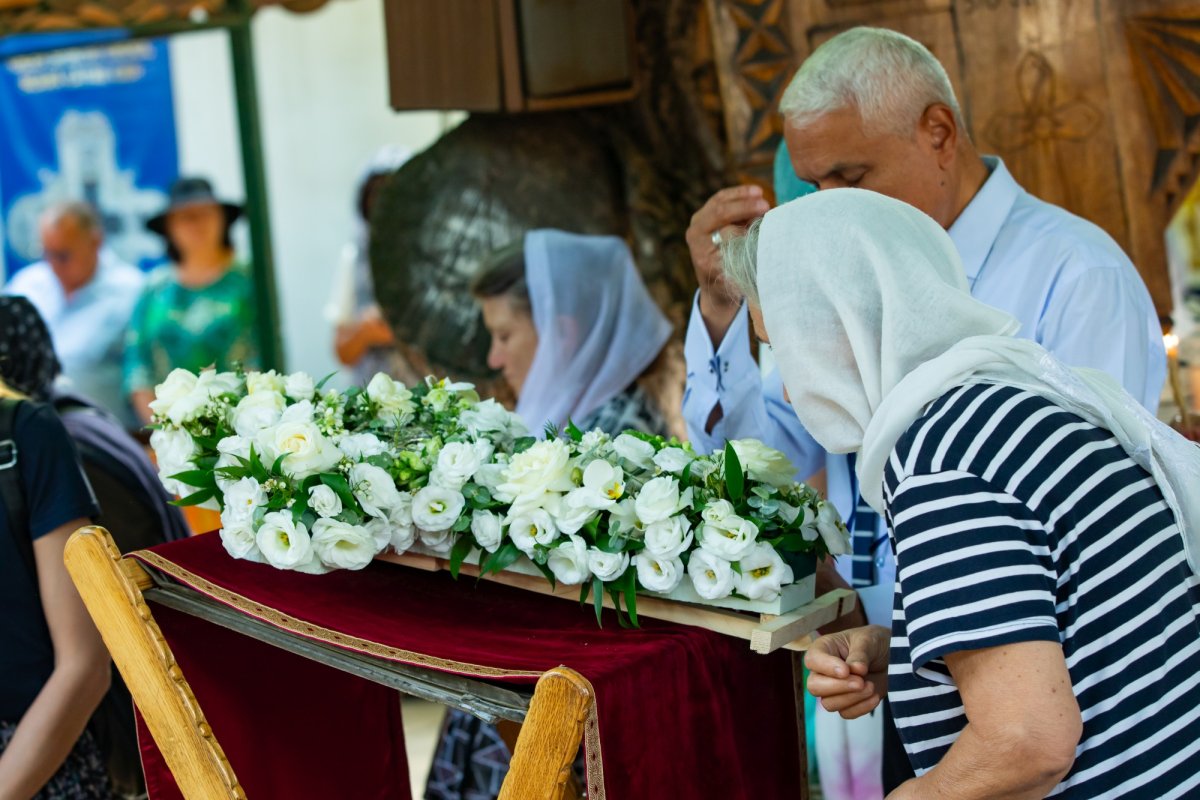 Cinstire deosebită adusă Sfintei Cruci în Capitală 268248