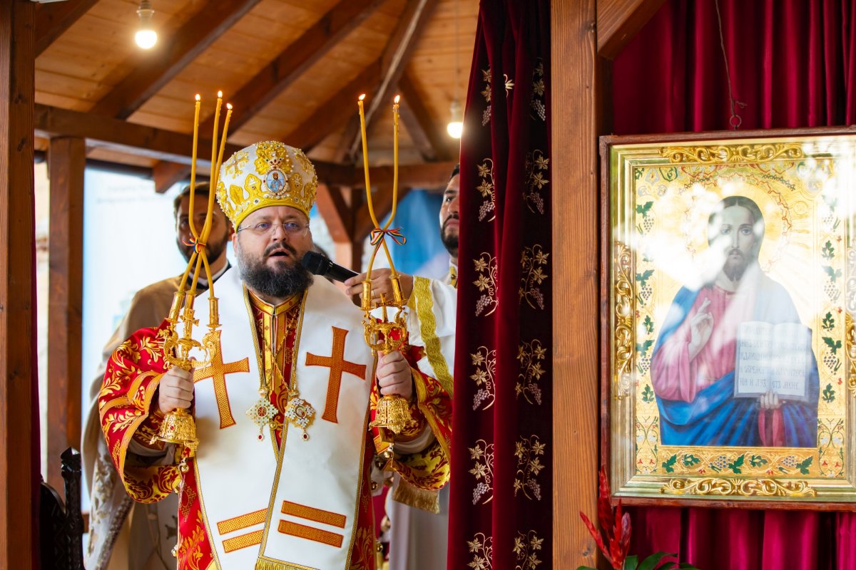 Cinstire deosebită adusă Sfintei Cruci în Capitală 268253