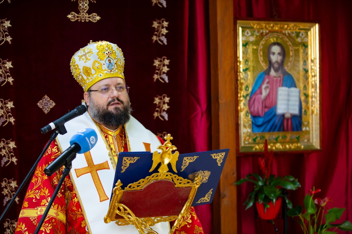 Cinstire deosebită adusă Sfintei Cruci în Capitală 268268