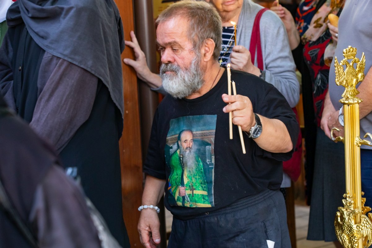 Cinstire deosebită adusă Sfintei Cruci în Capitală 268299