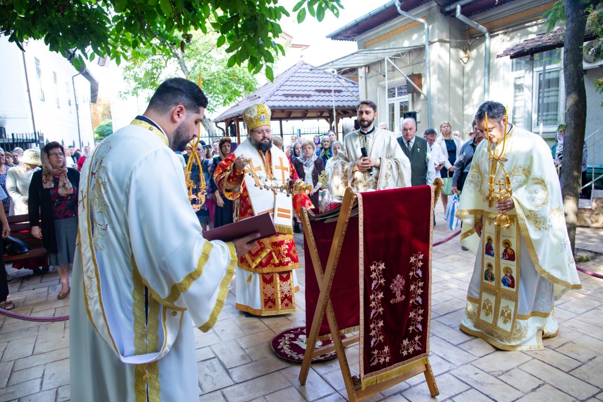 Cinstire deosebită adusă Sfintei Cruci în Capitală 268327