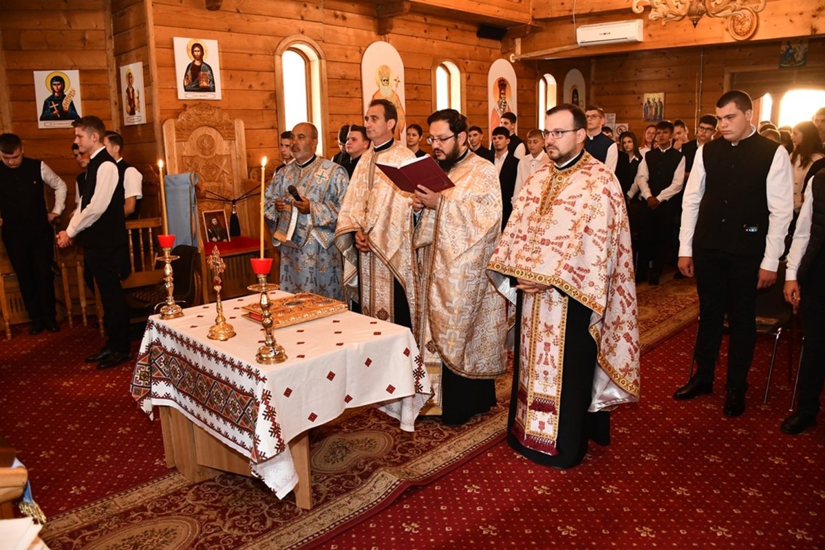 Deschiderea anului școlar la Seminarul Teologic din Caransebeș 268146