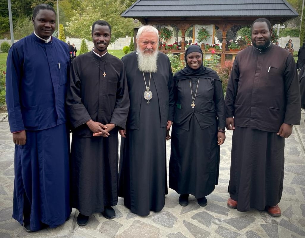 Sărbătoare la Mănăstirea de la Cășiel 268374