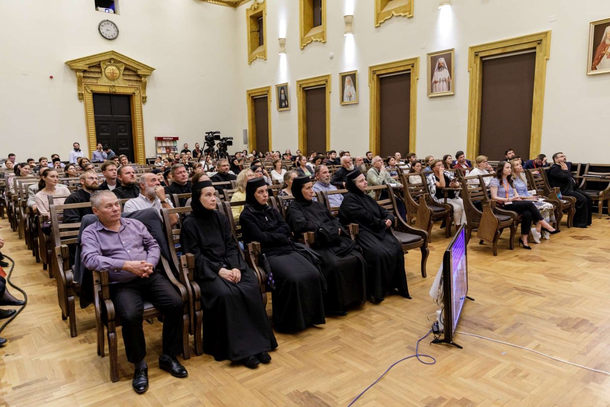 „Vocea, modalitatea cea mai înaltă prin care omul aduce jertfă de laudă lui Dumnezeu” 267783