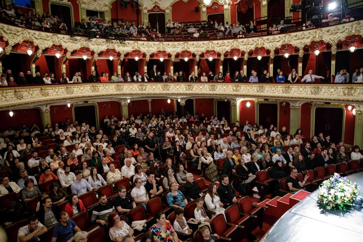 „Vocea, modalitatea cea mai înaltă prin care omul aduce jertfă de laudă lui Dumnezeu” 267785