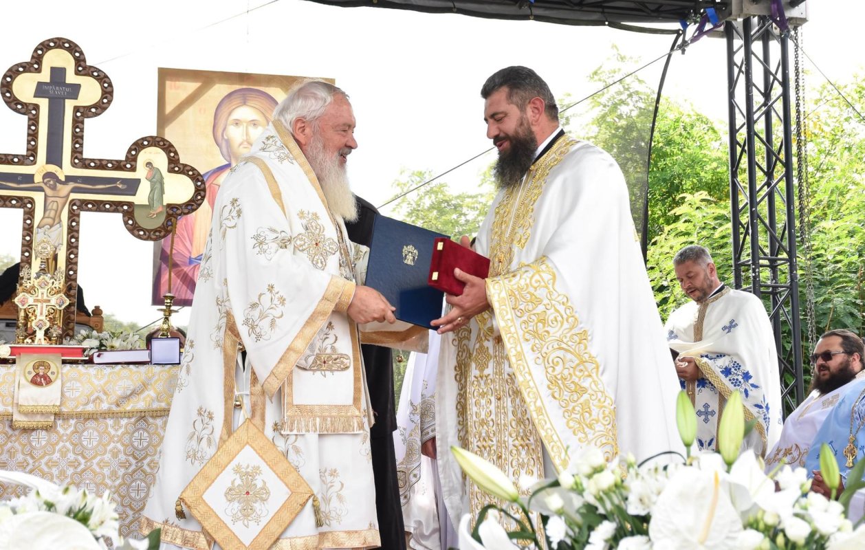 Biserica „Nașterea Maicii Domnului” din Corușu, judeţul Cluj, a fost resfinţită 268582