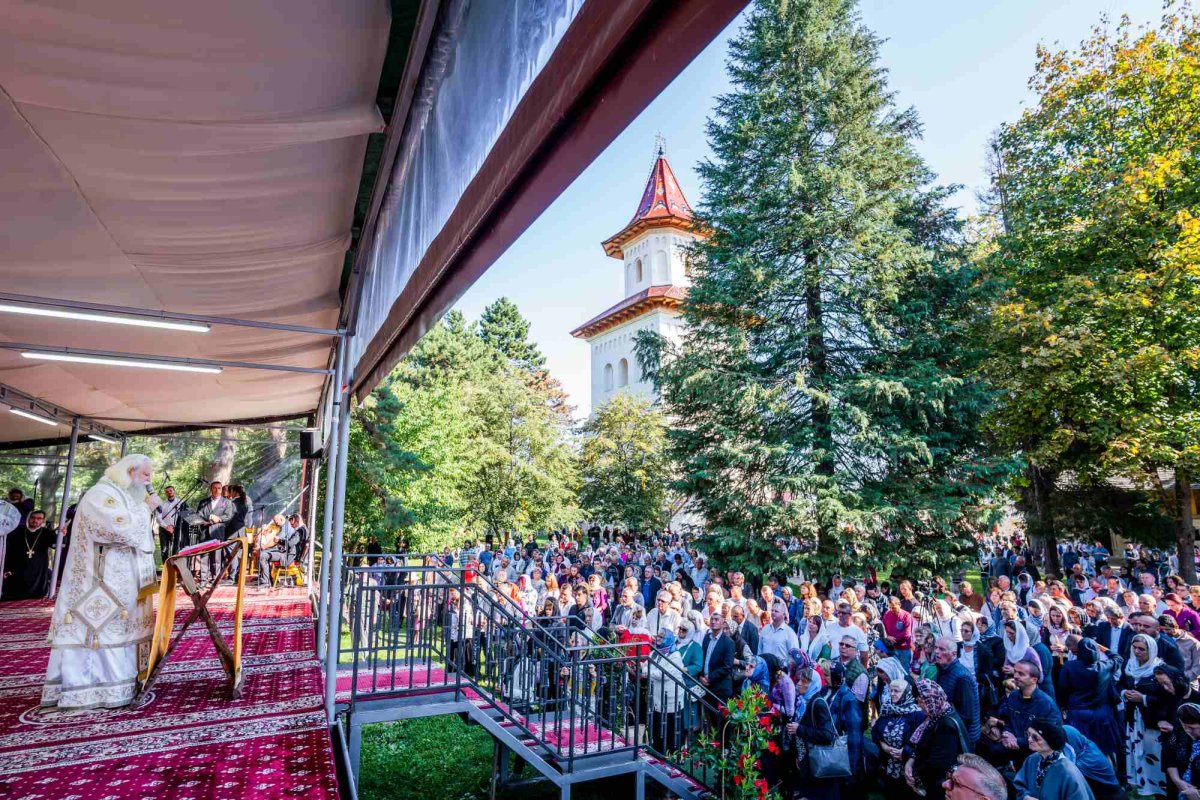 Liturghie arhierească la Suceava 268561